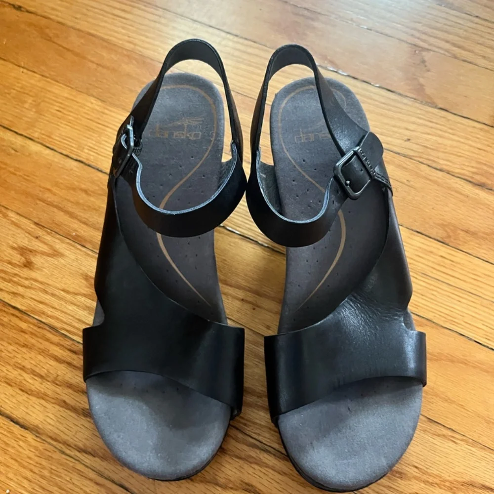 LIKE NEW Dansko Tasha Women's Cut-Out Sandal Clogs Size 37/ US6.5 -7 $149 - Picture 4 of 7